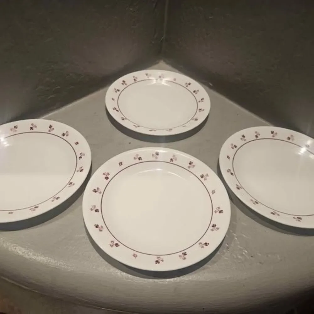 Set of 4 Corelle Burgundy Rose Dessert Plates 6 3/4